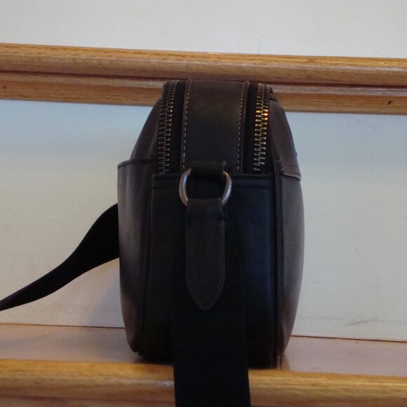 COACH Graham Crossbody Smooth Leather Black Adjustable Strap VERY GOOD CONDTION! - Picture 3 of 10